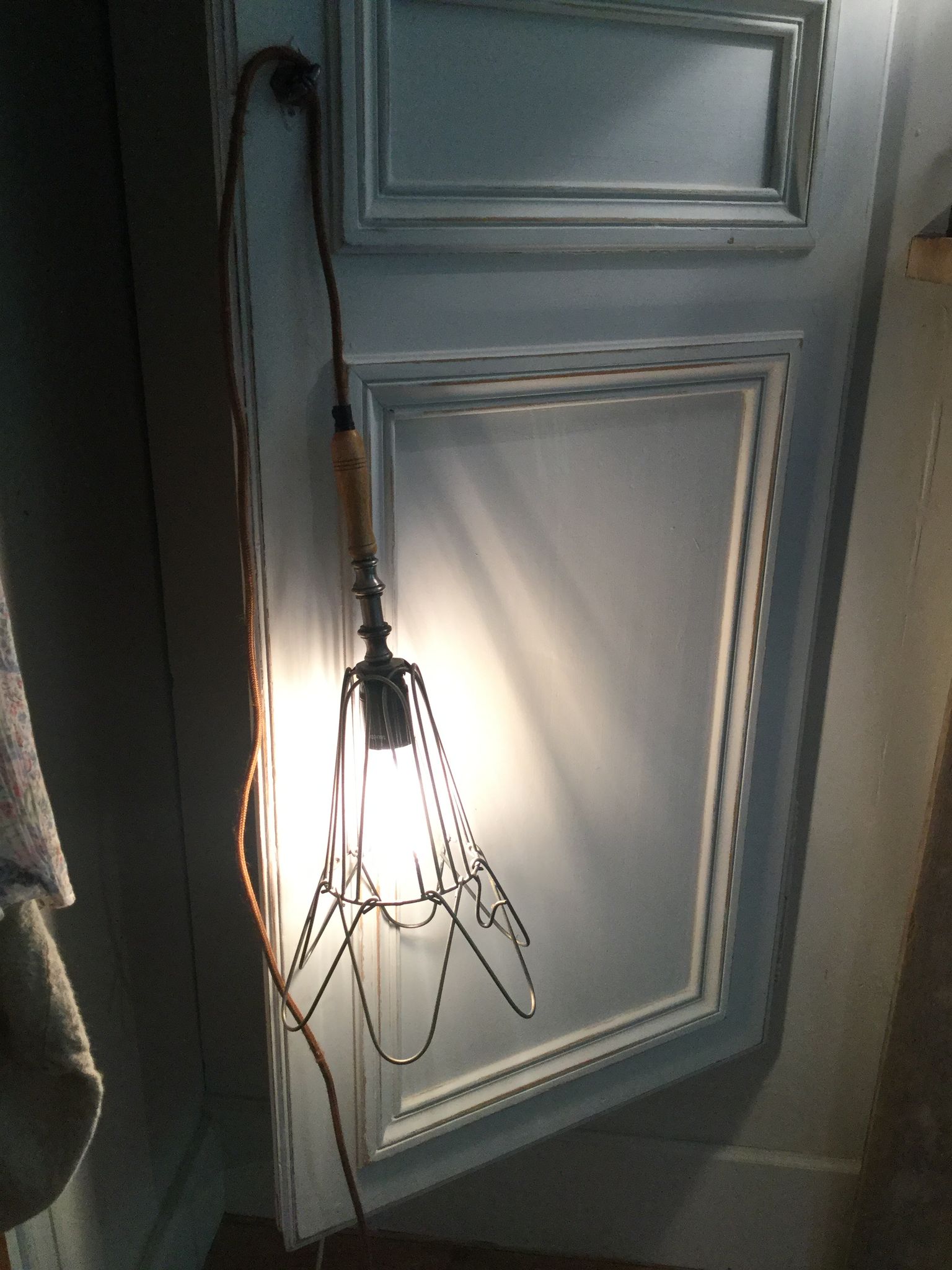 Wood lamp