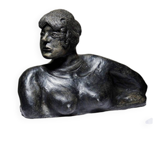 20th-century ceramic bust of a woman, an unidentified piece of art.