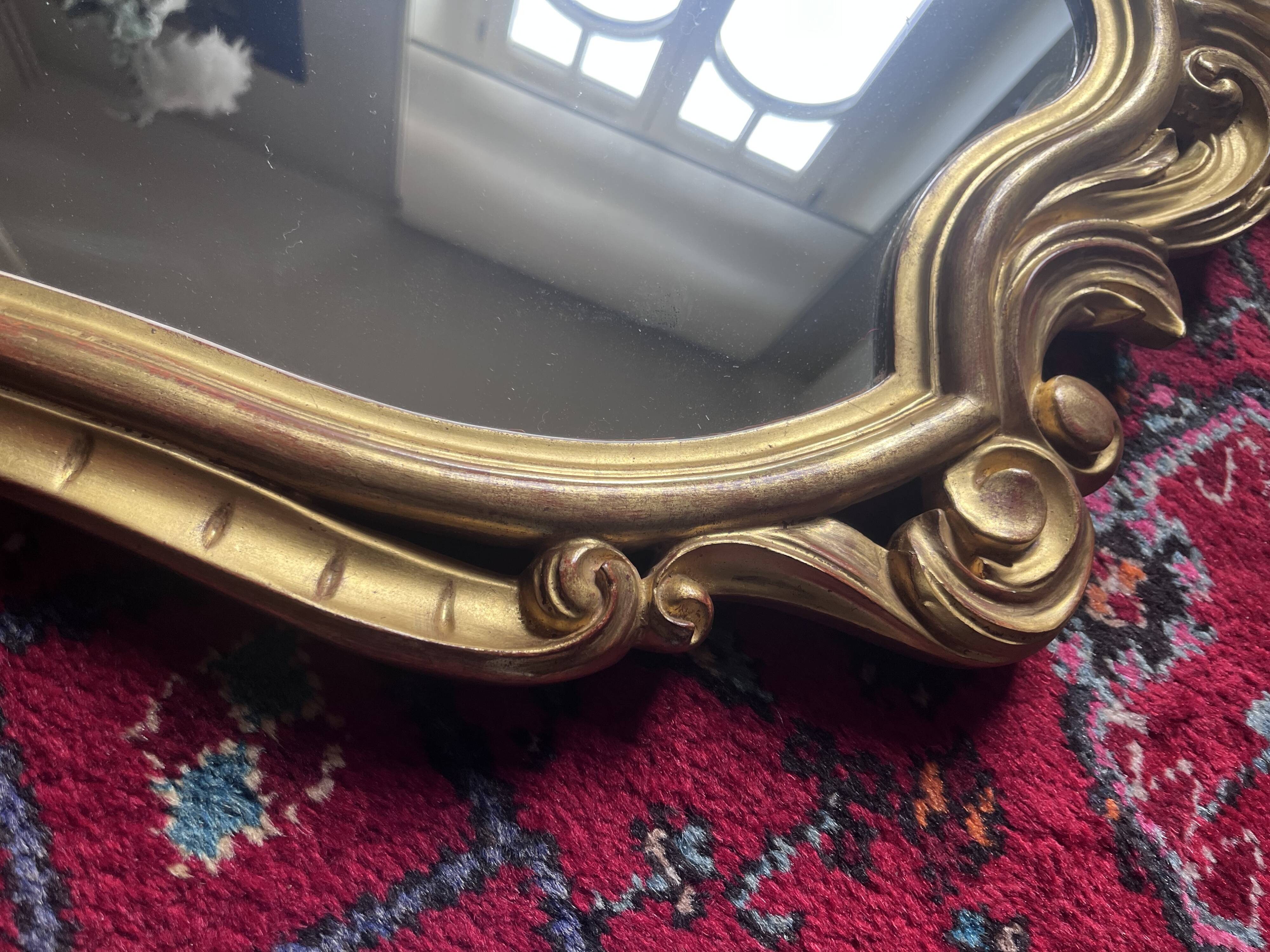 Miroir baroque en bois doré