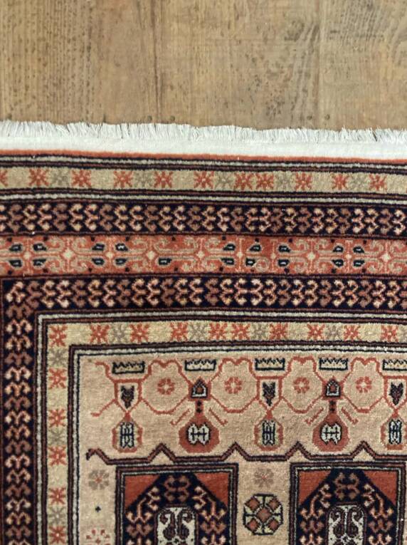 Persian rug in beige wool 150x100