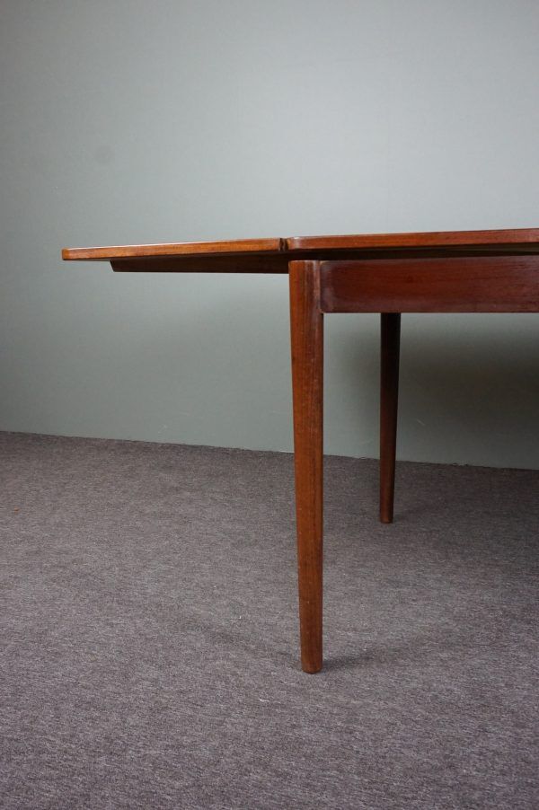 Stretchy vintage dining table Cees Braakvan for Pastoe