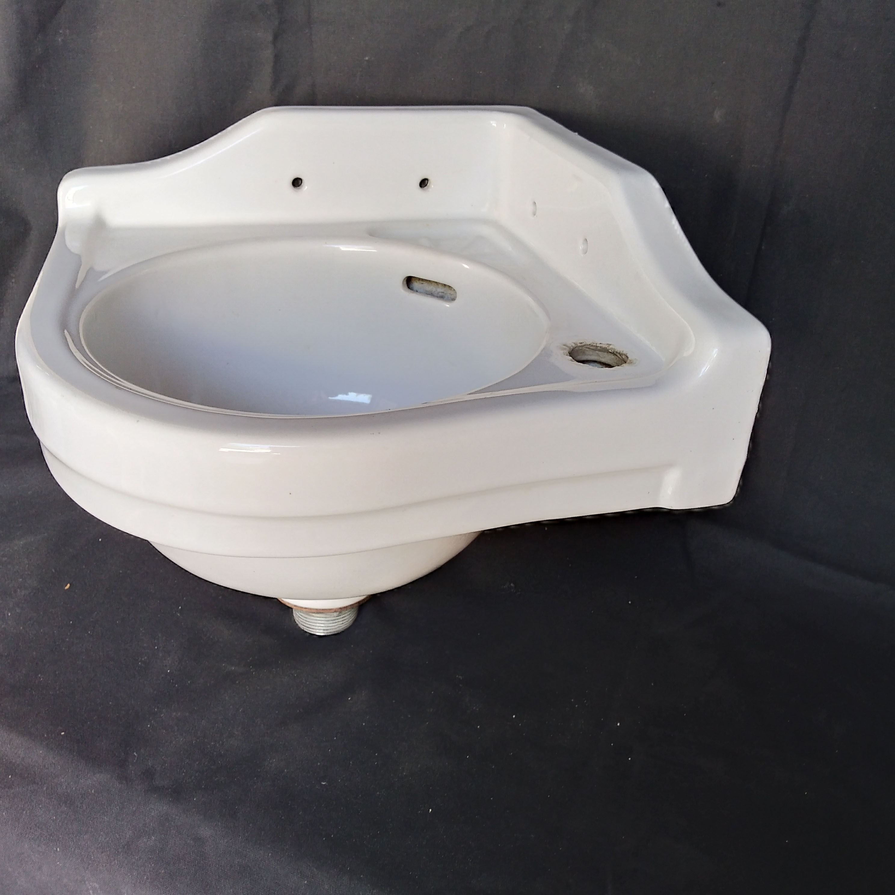 Villeroy and Boch art deco corner sink