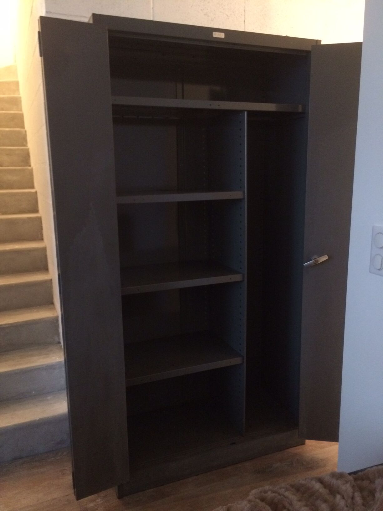 Industrial wardrobe Roneo Cabinet