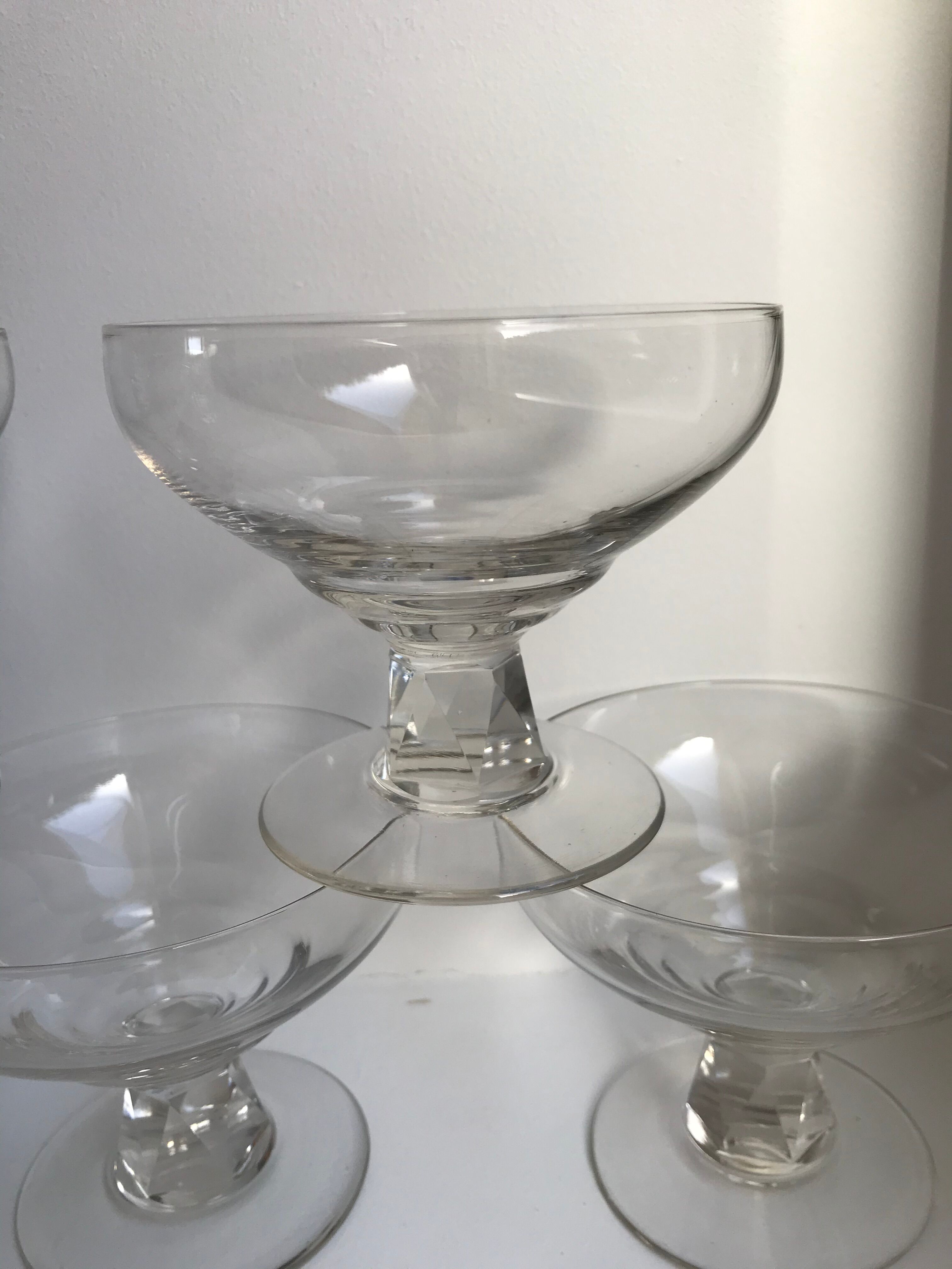Set of 5 crystal champagne glasses faceted feet art deco 20-30s