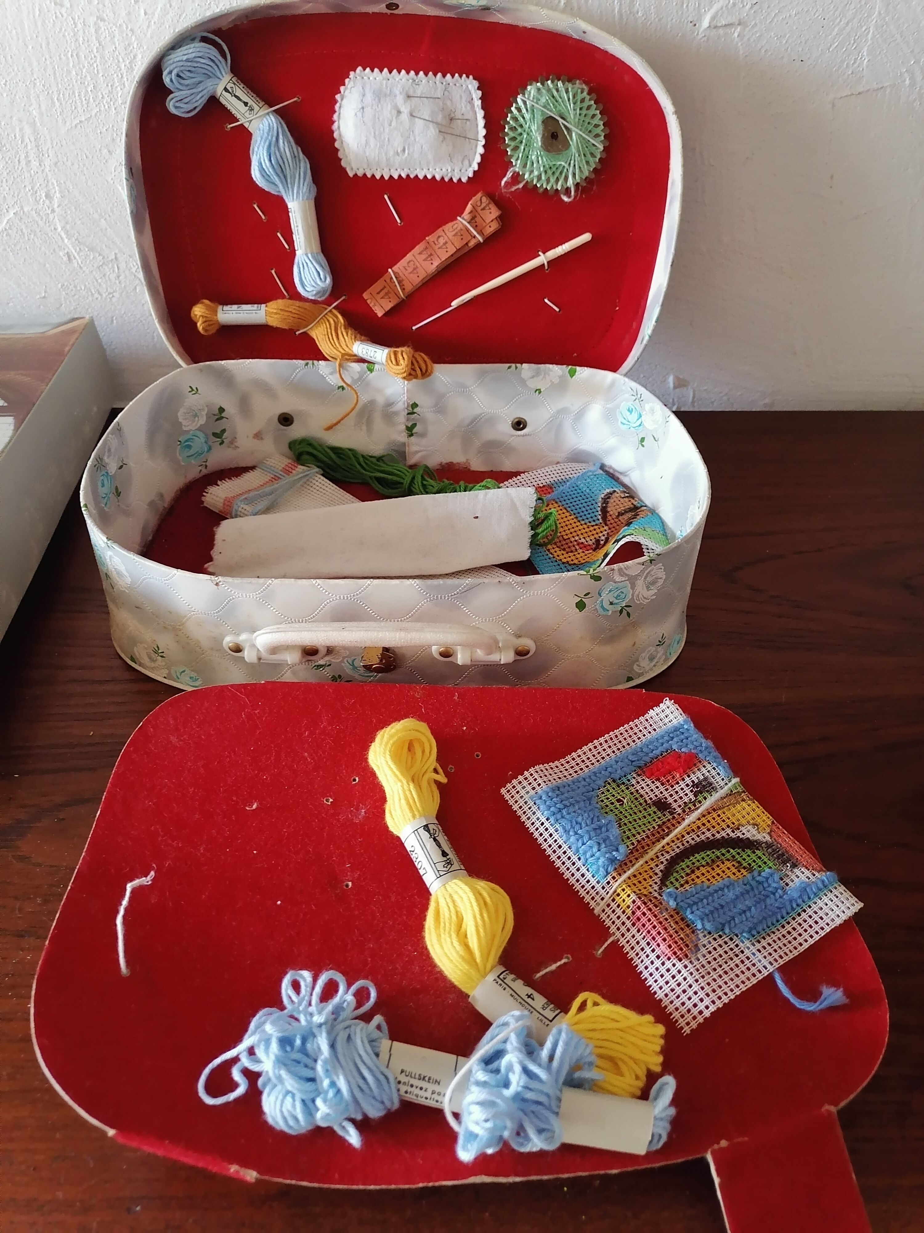 Suitcase sewing kit child, 1960