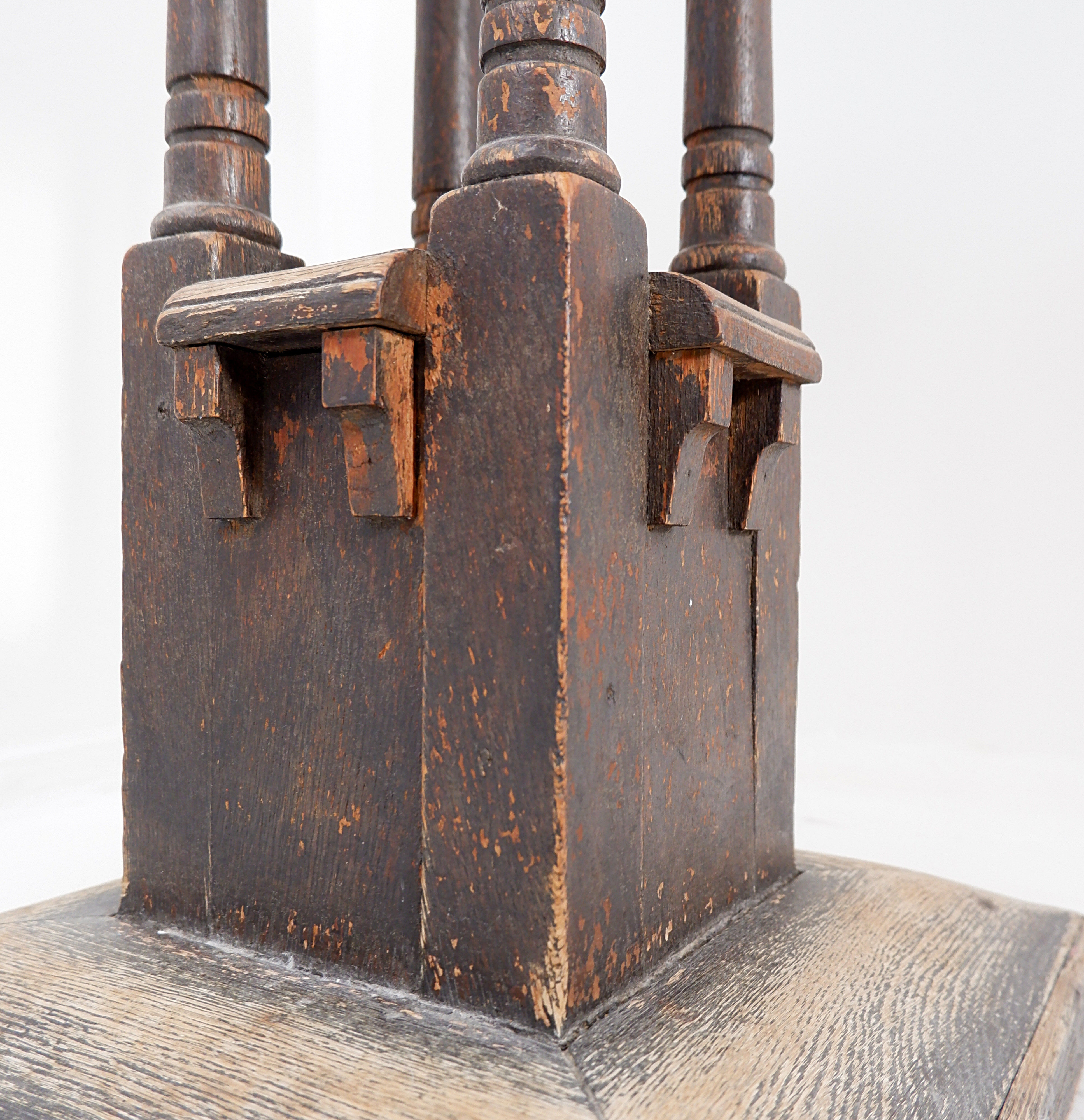 Pedestal table in wood and marble