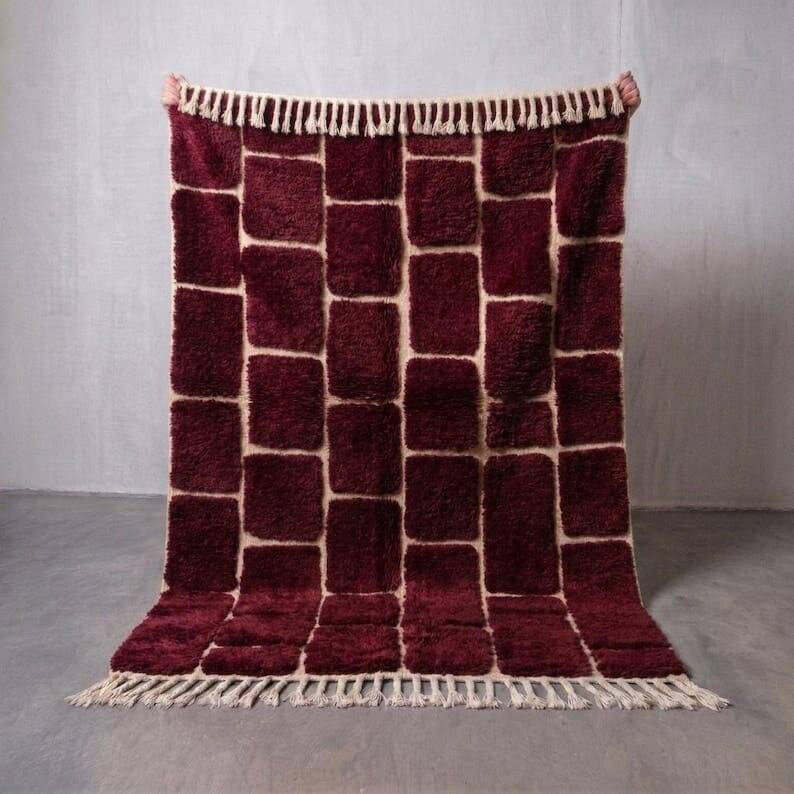 Beni Ouraine carpet in traditional custom-made wool, burgundy 1.5/2.5 m.