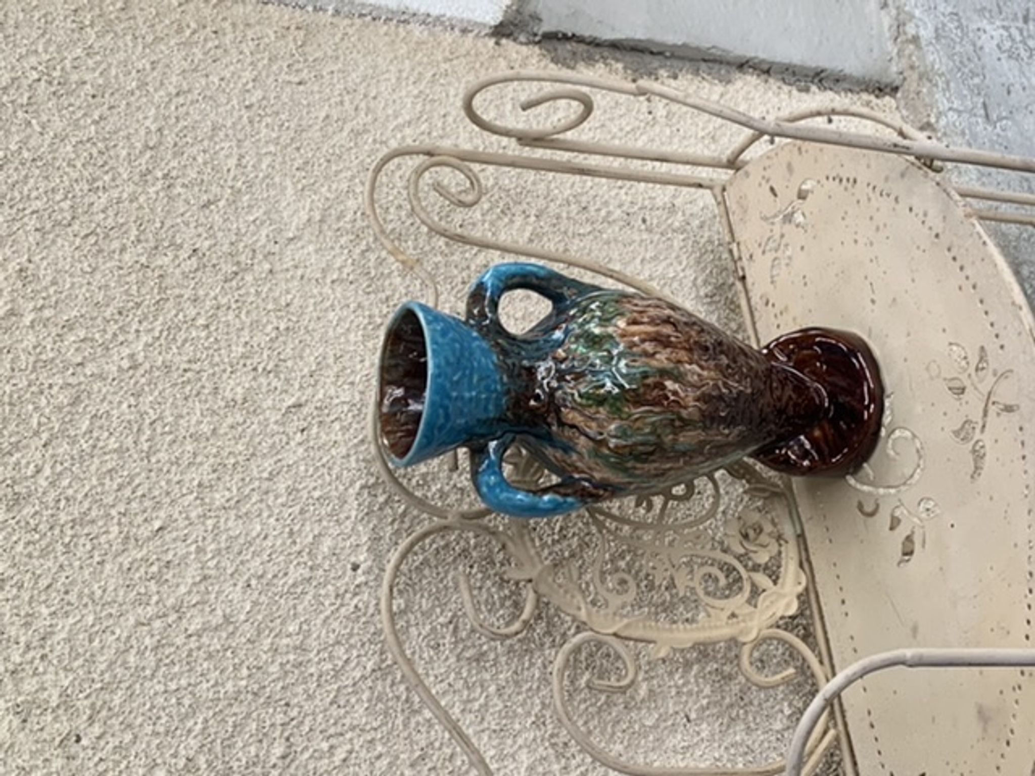 Vase amphore en barbotine, céramique émaillée de style vallauris vintage