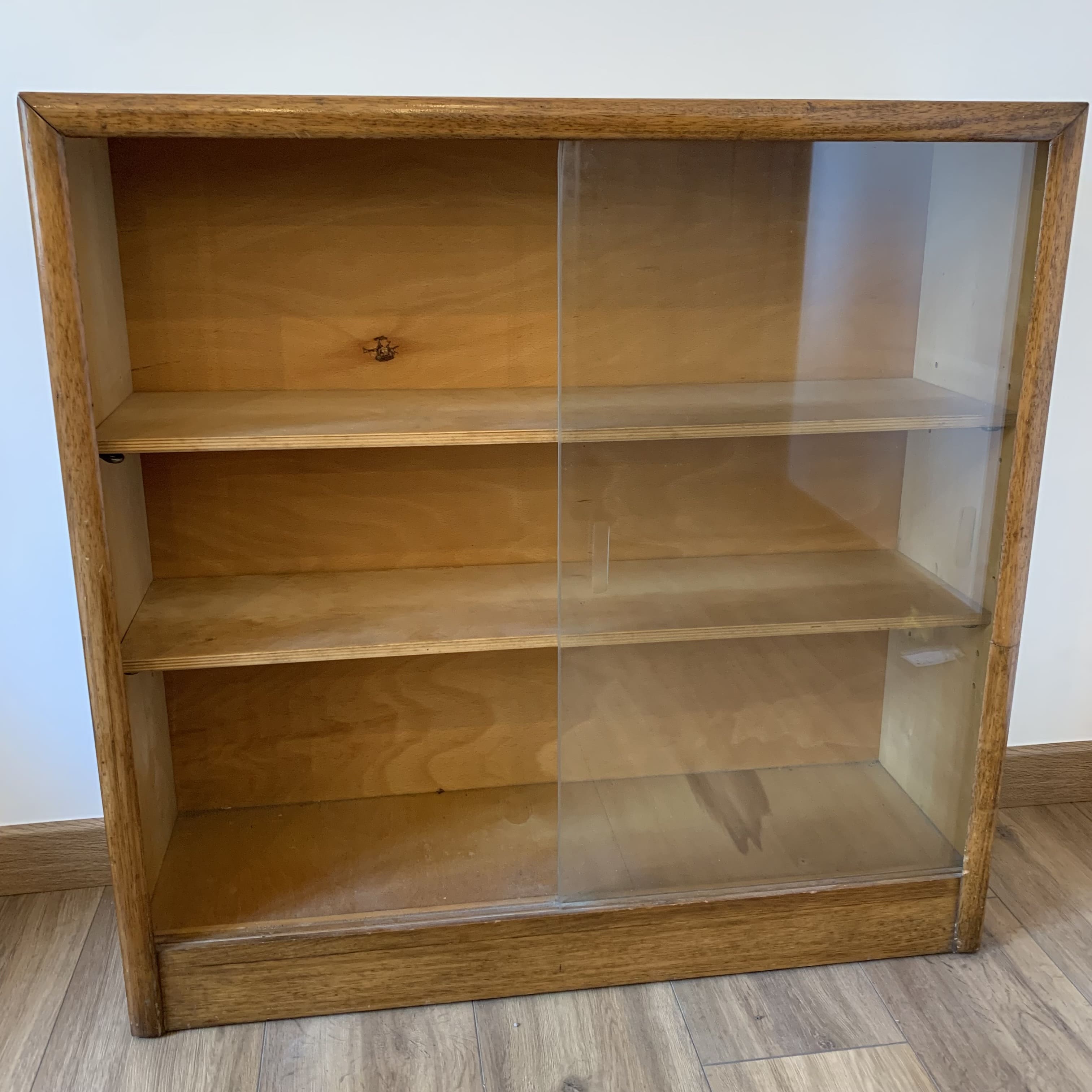 Showcase in wood and glass