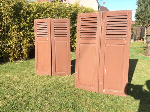 Paire d'anciennes persiennes en bois