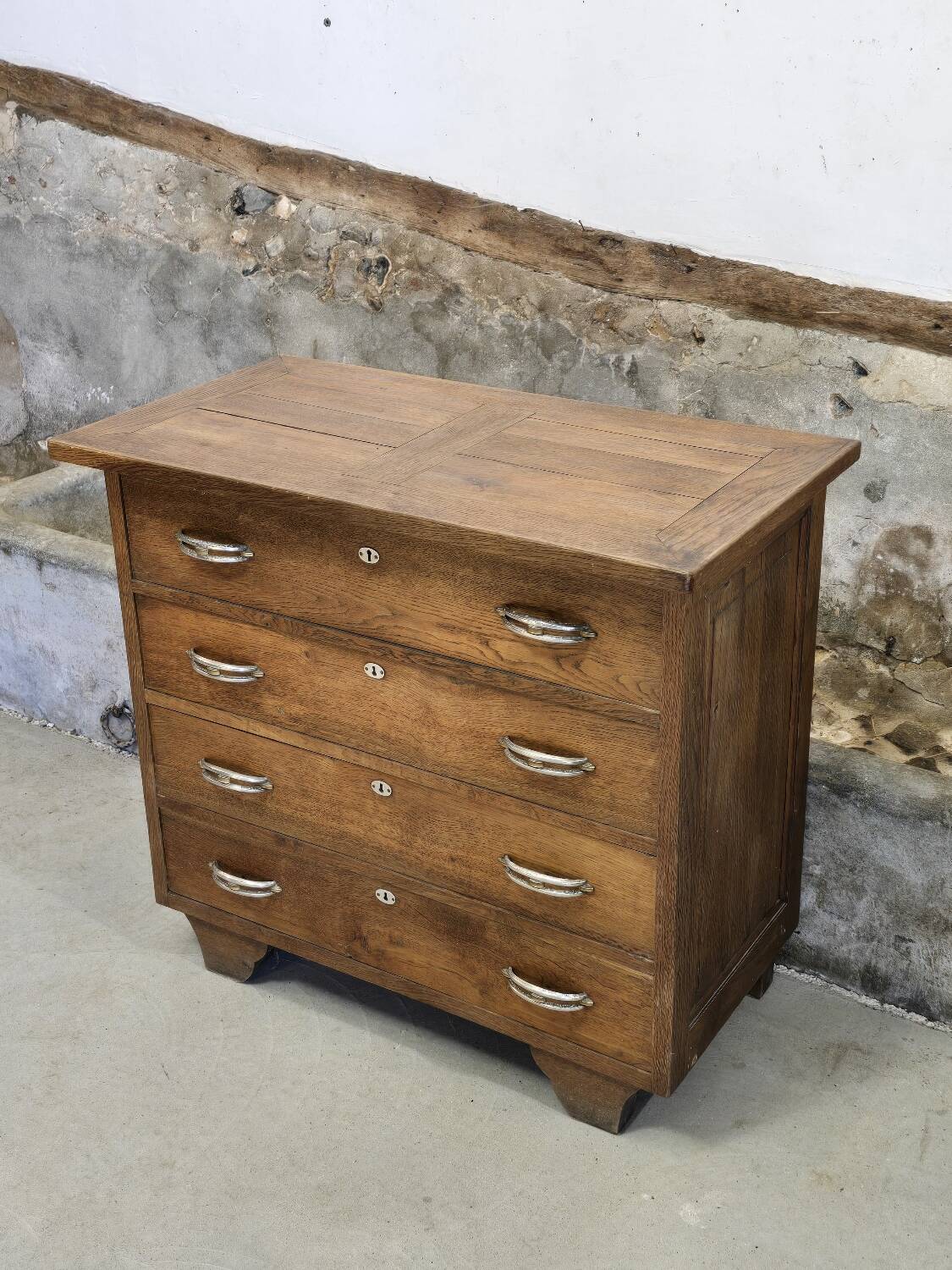4-drawer oak chest of drawers