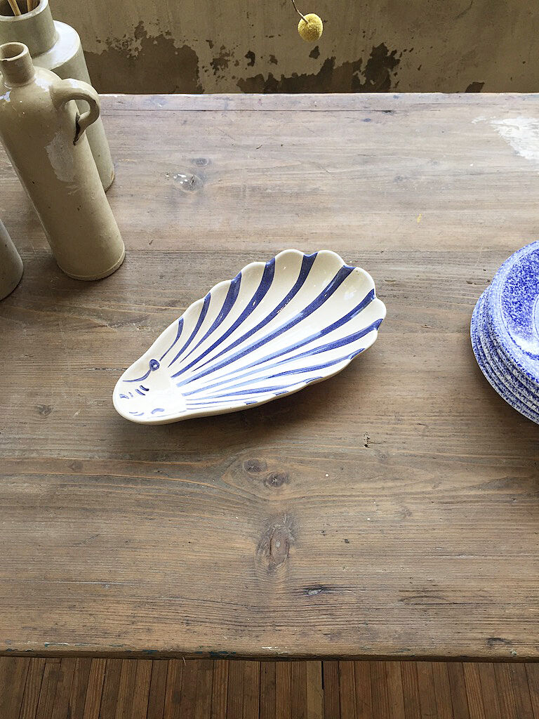 "Seashell" ceramic ravier