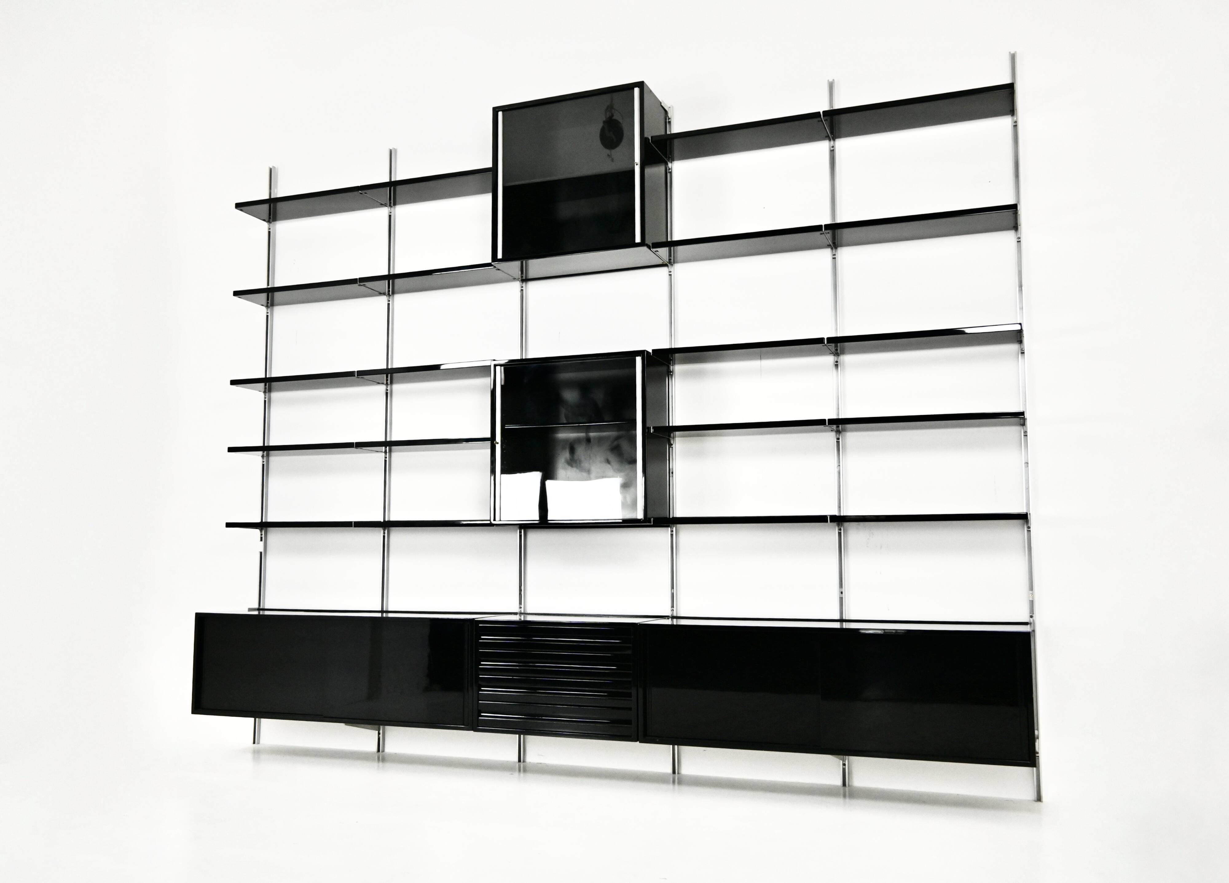 E22 bookcase by Osvaldo Borsani for Tecno, 1950s