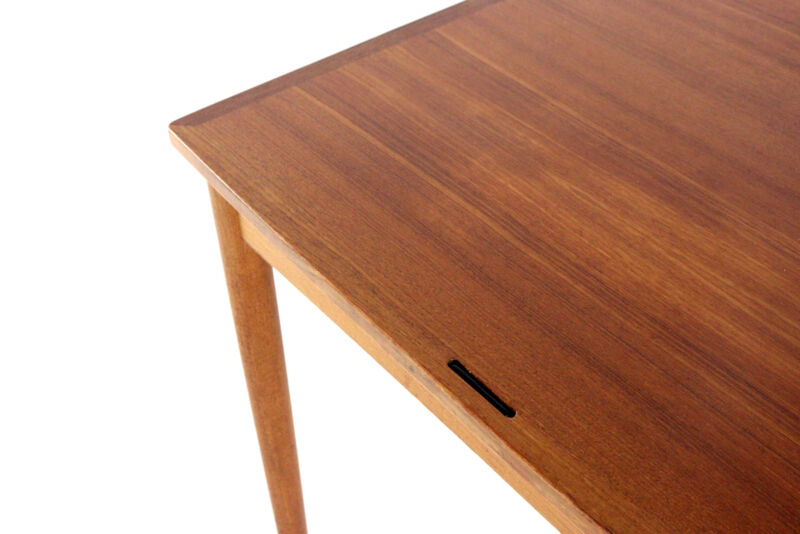 Compact Poul Hundevad for Hundevad & Co extendable dining table in teak