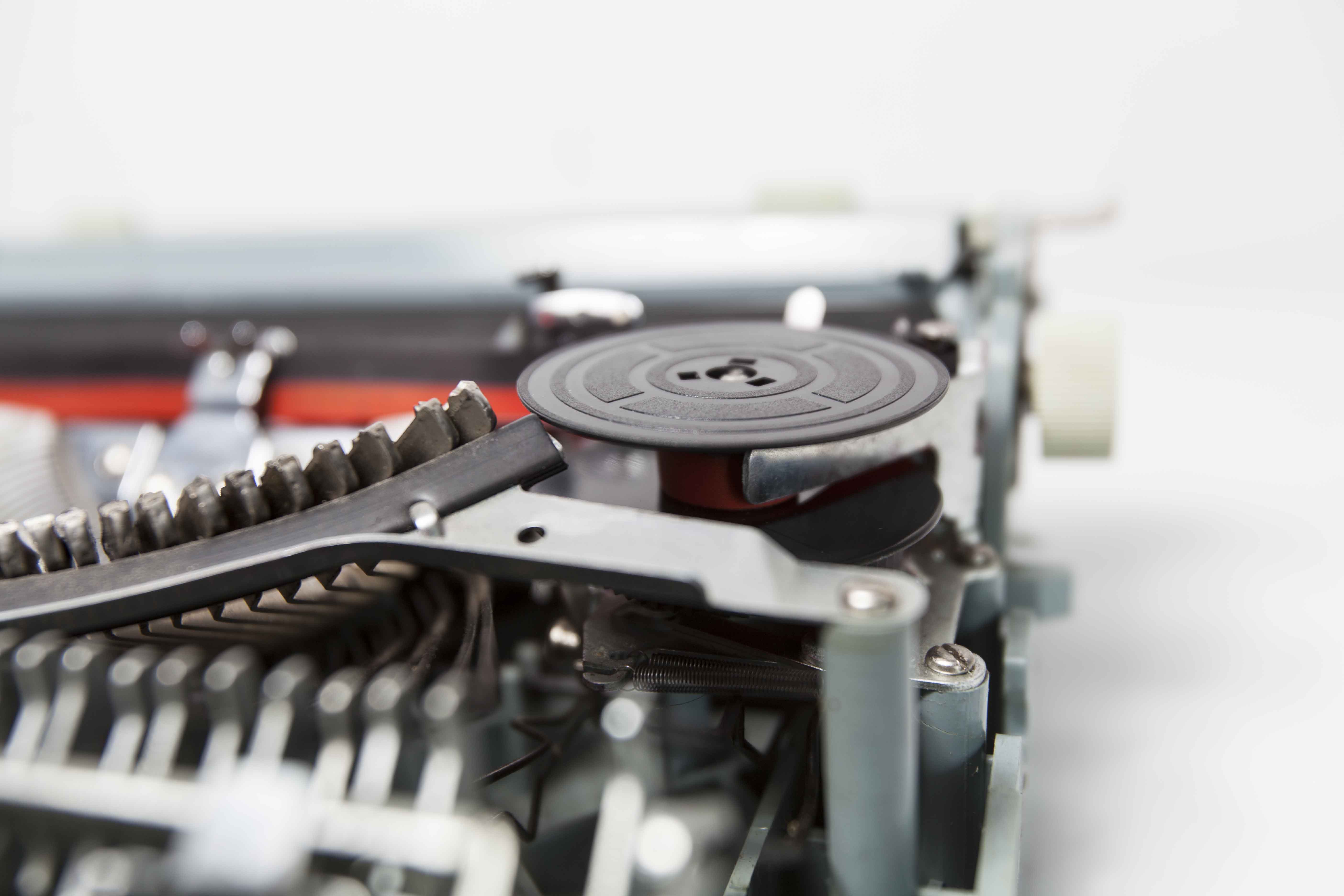 Revised Luxor 1980 typewriter