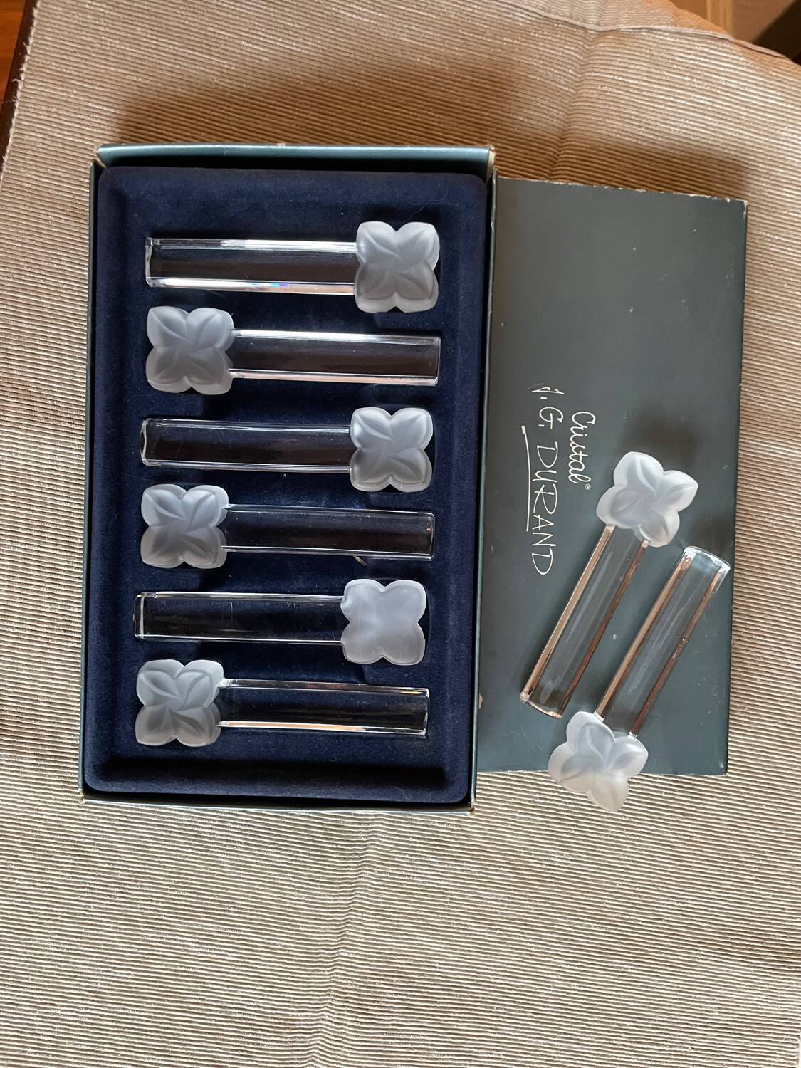 8 crystal knife holders from Arques JG Durand