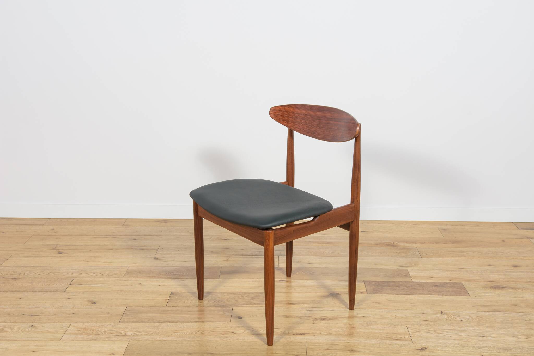 Chaises de salle à manger en teck des années 50 modèle 4507 par Ib Kofod Larsen pour G-Plan.