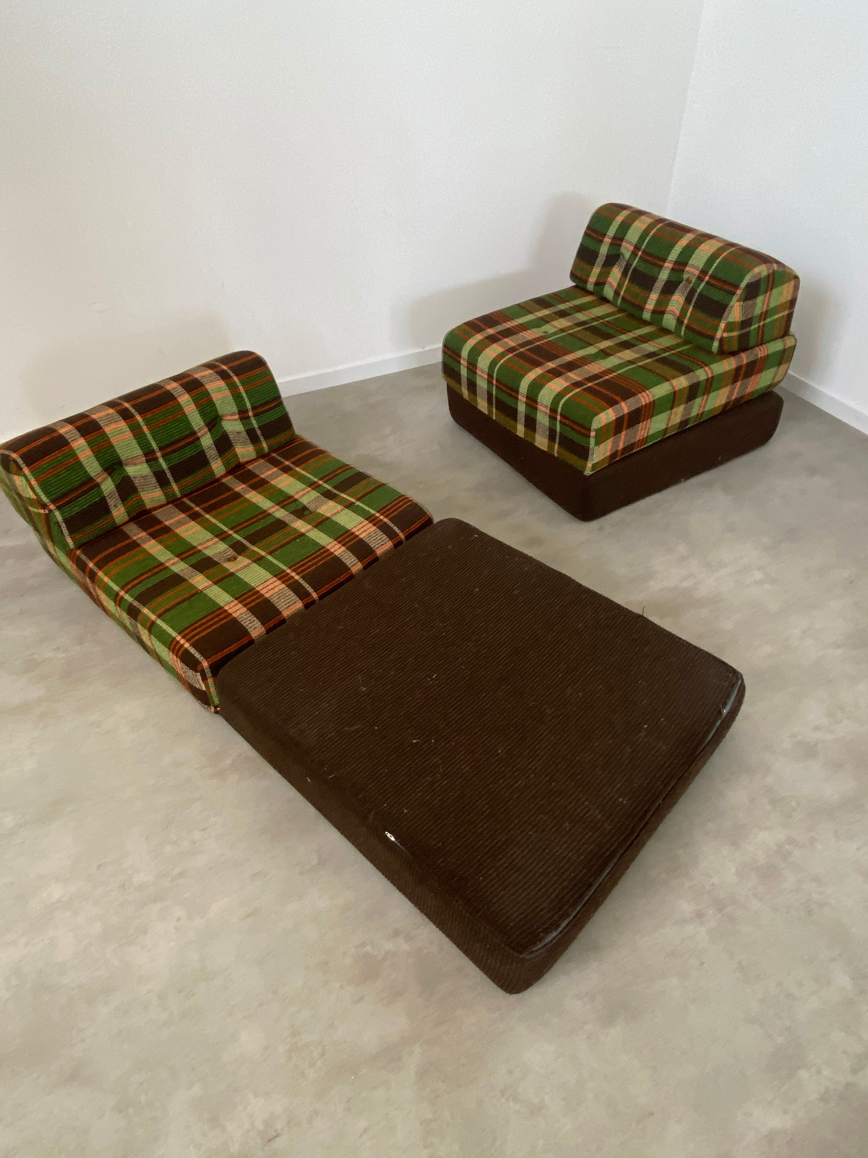 Armchairs / heater seventies checkered / British vintage pop