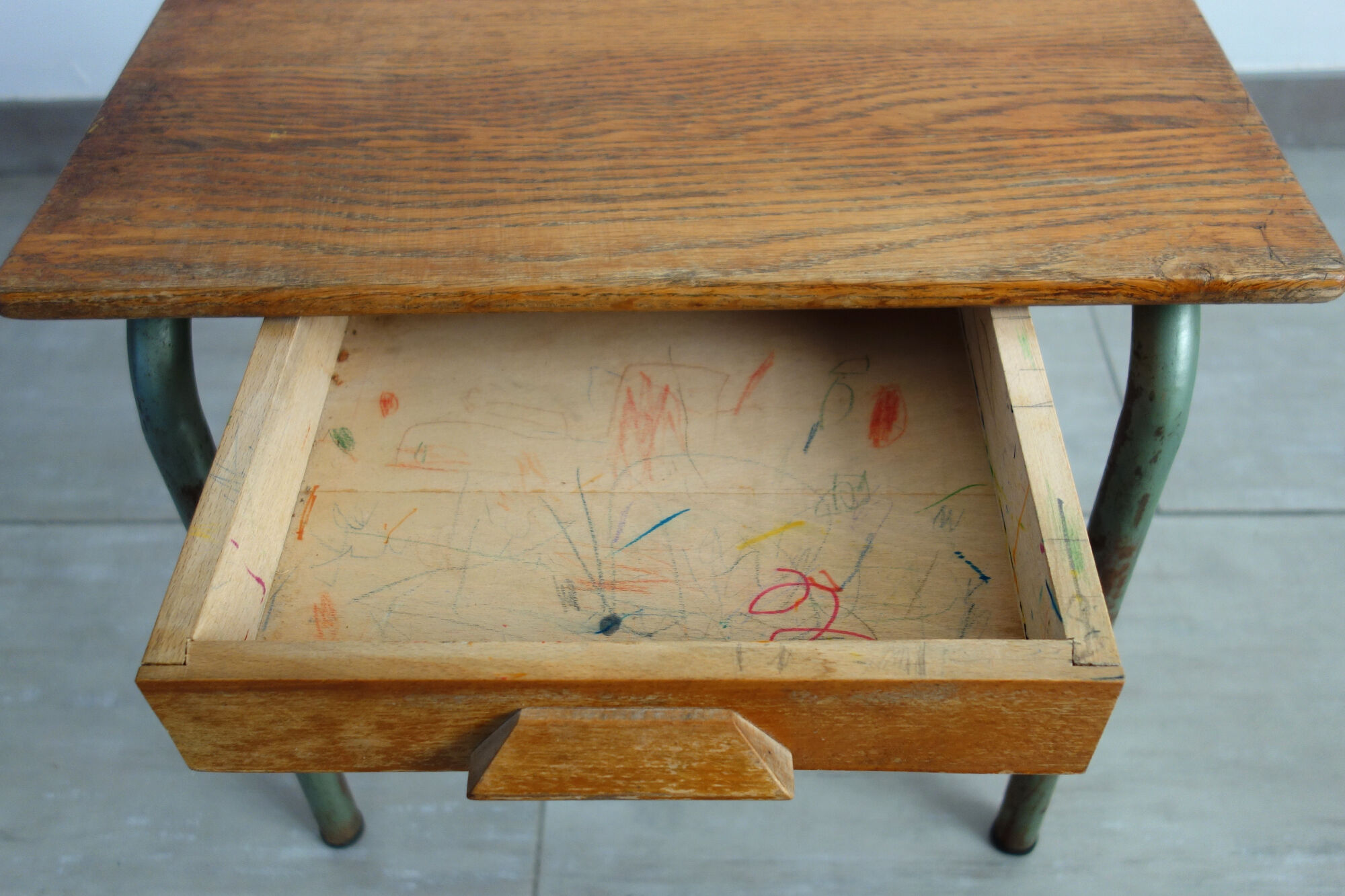 Vintage school desk Leo Wiart
