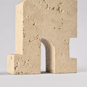 Pair of stylised cats in travertine, Fratelli Manelli, Italy, circa 1970.