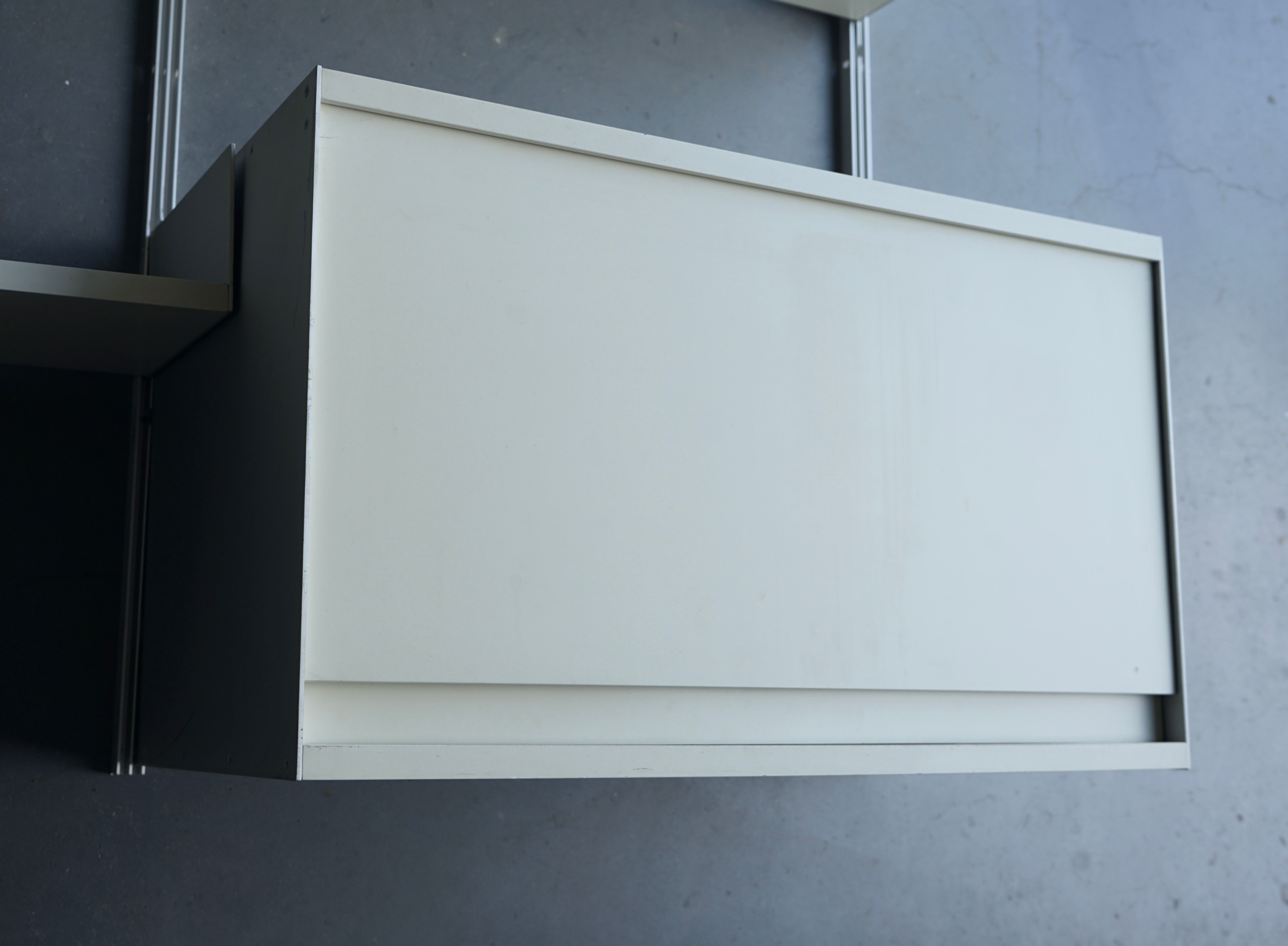 Wall Shelving Unit model 606 by Dieter Rams for Vitsoe. 1960s