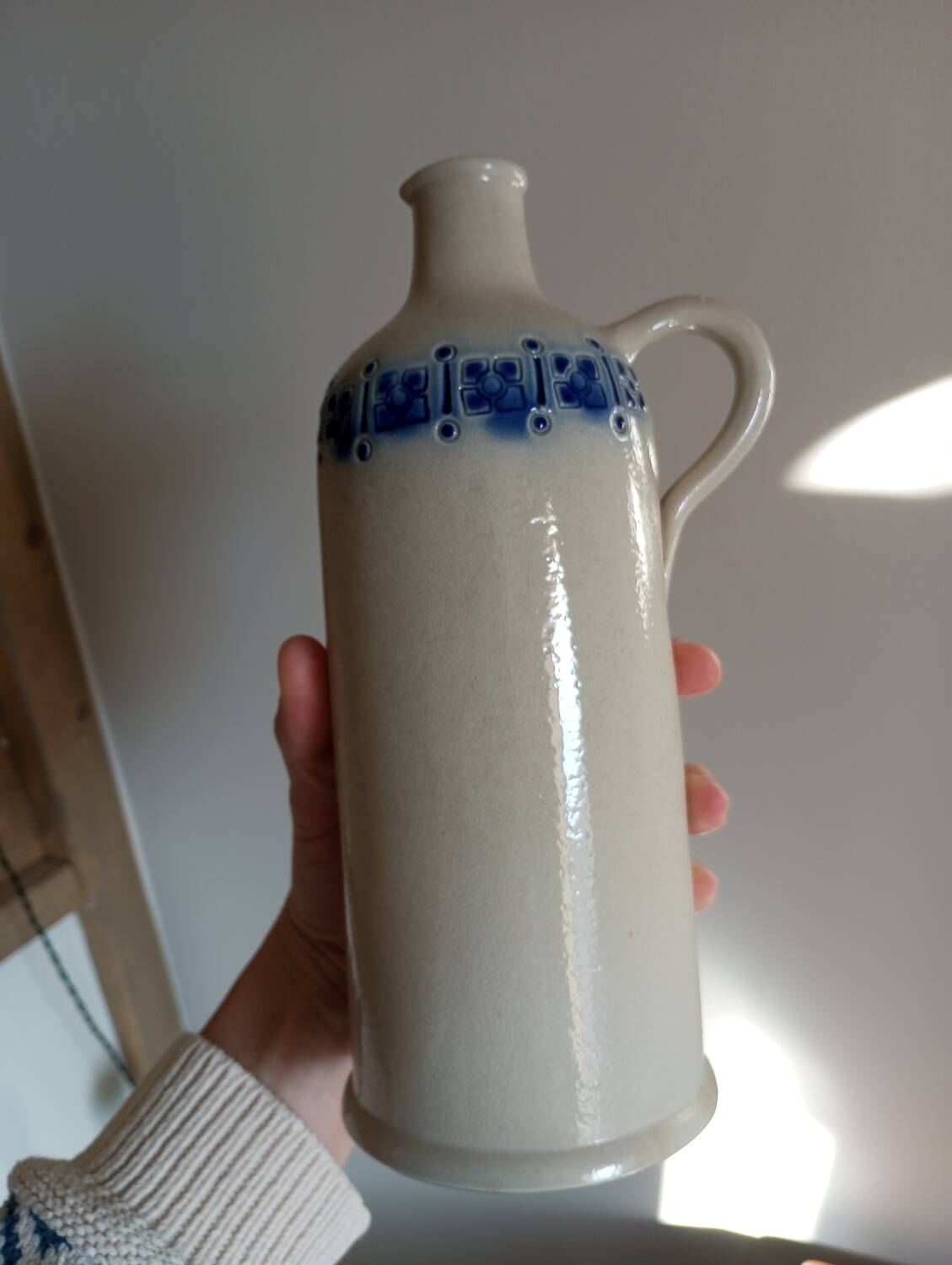 Betschdorf stoneware bottle with salt