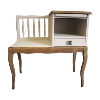 Redesigned beige and wood telephone bench