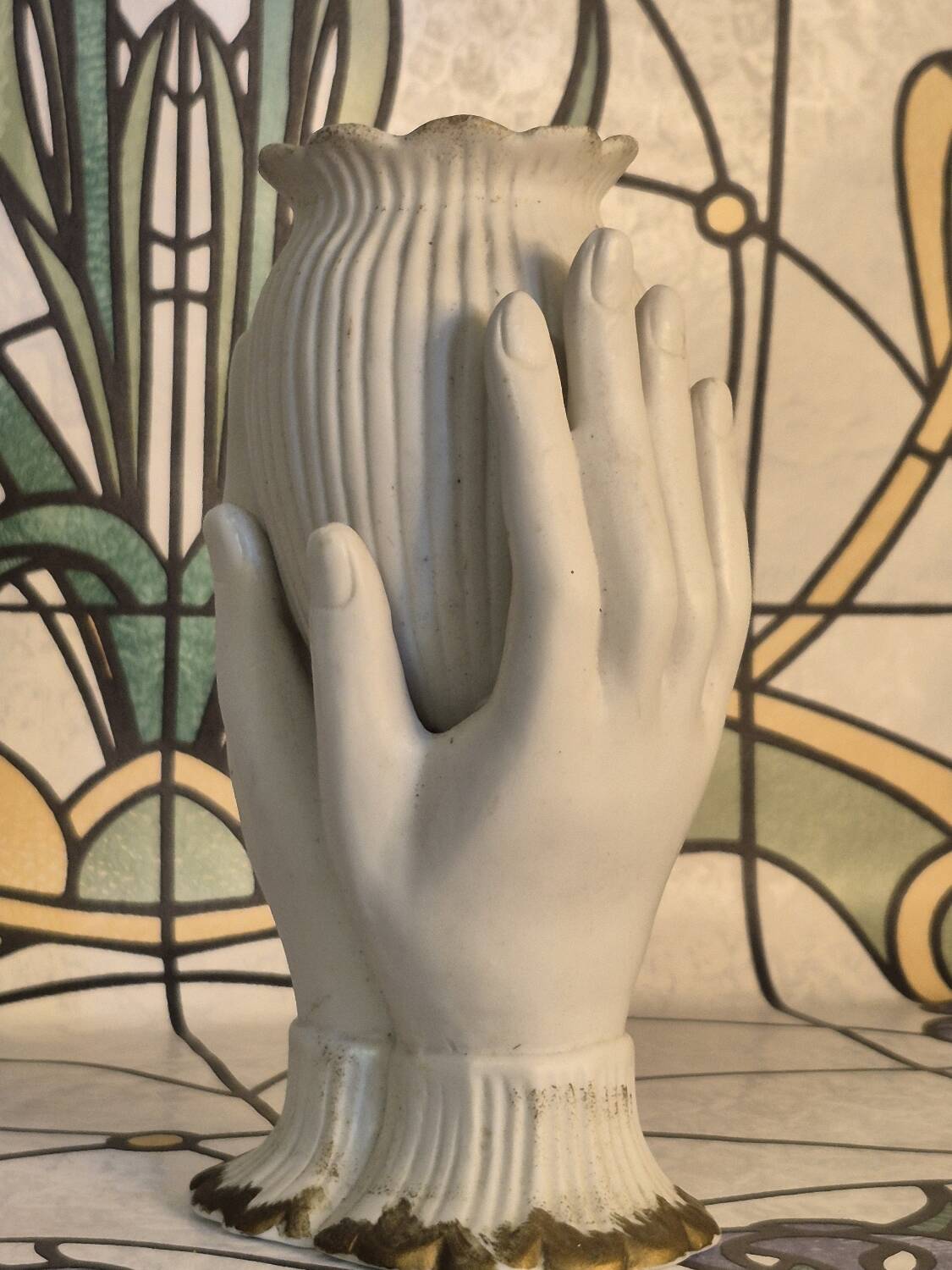 Hand vase