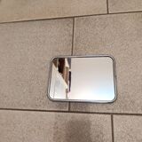 Barber mirror to put down