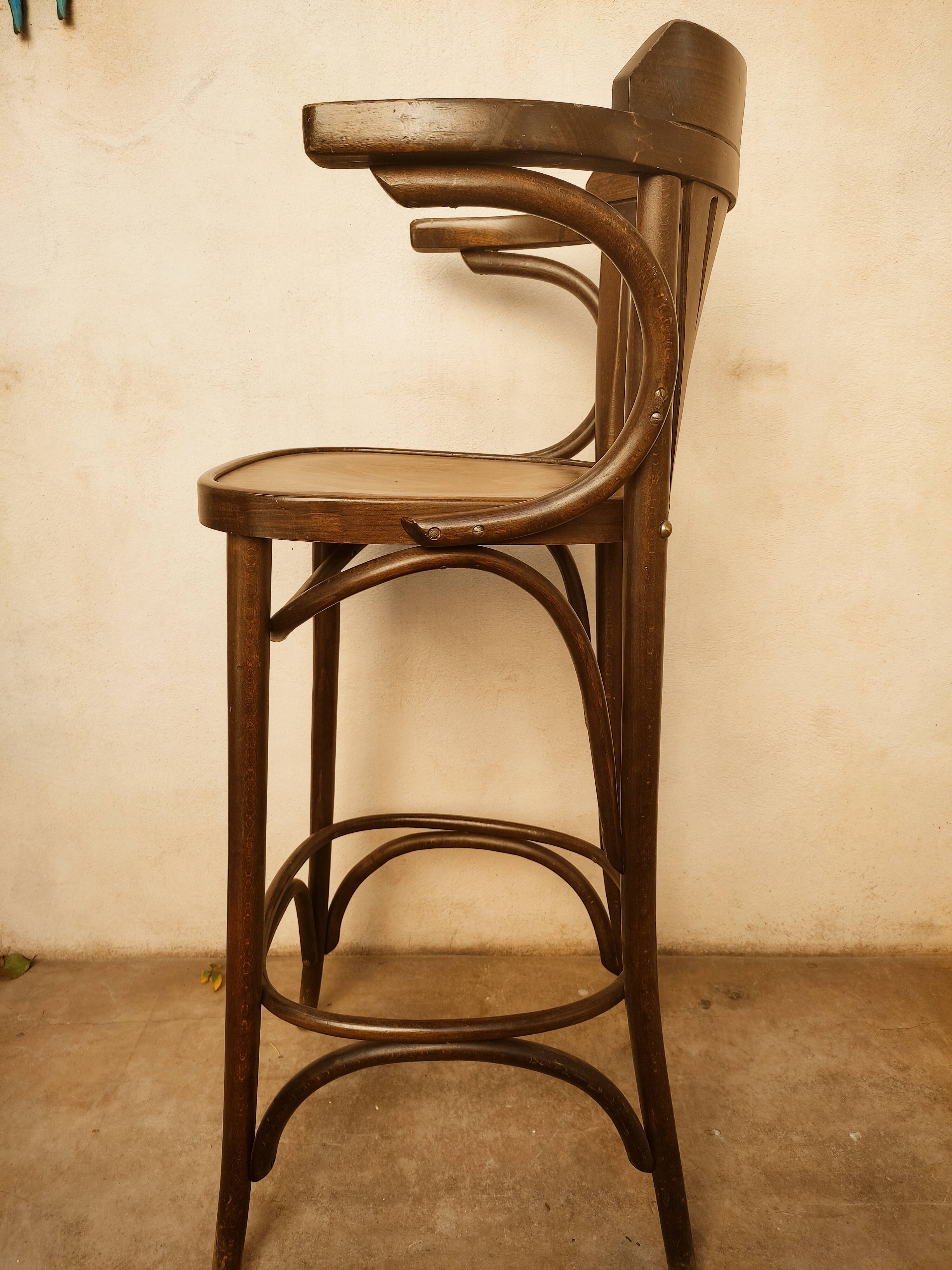 Chaise de bar en bois courbé