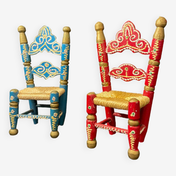 Pair of chairs in wood