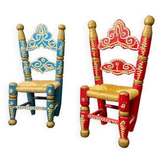 Pair of chairs in wood