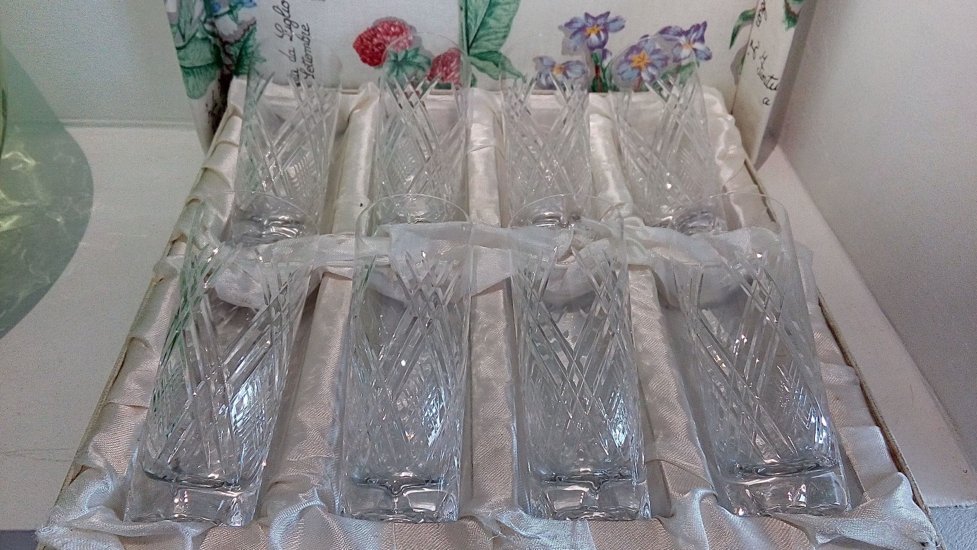 Set of 8 cut crystal glasses