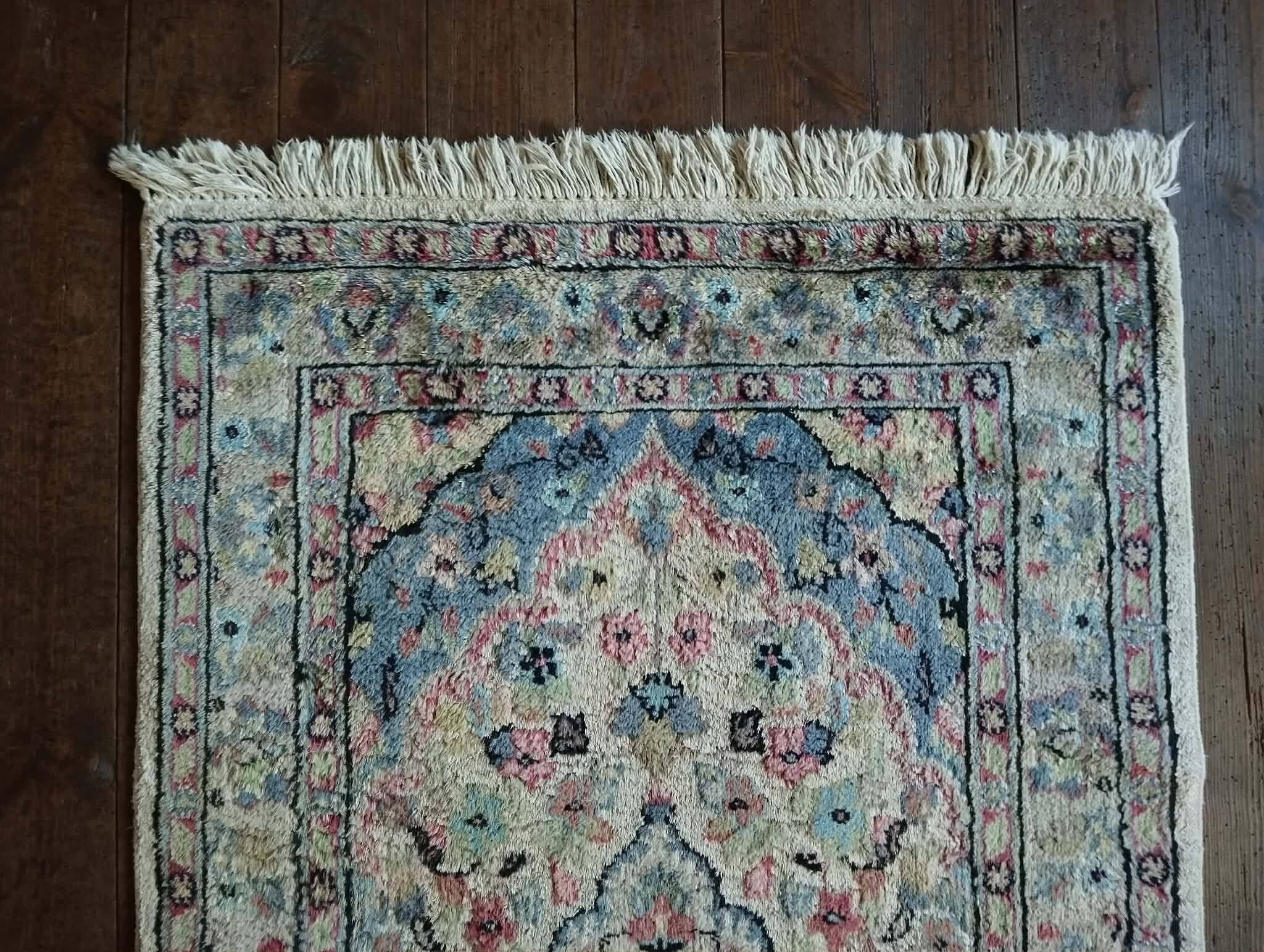 Handmade Pakistani wool and silk rug 128x80cm