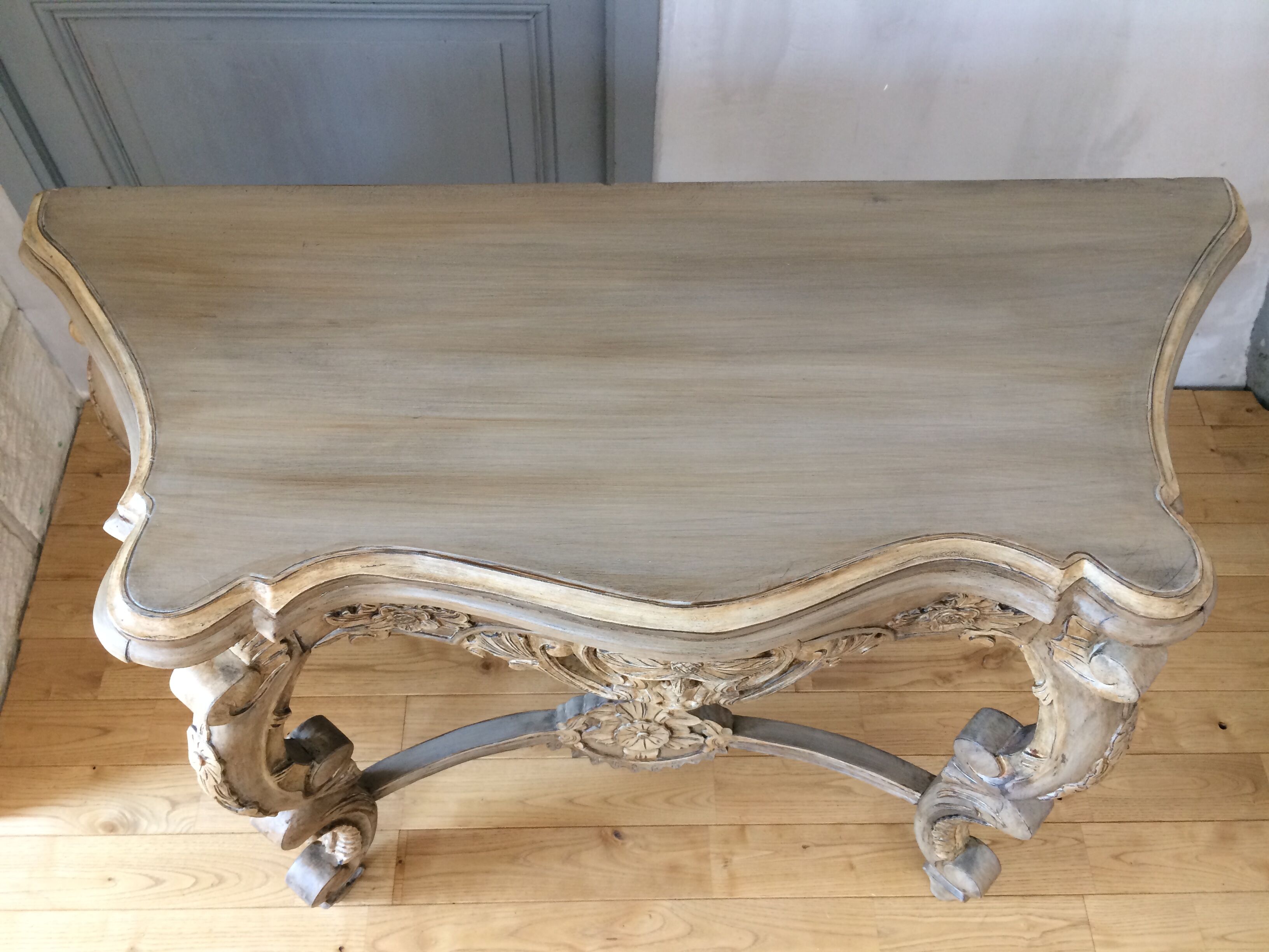 Louis XV-style console