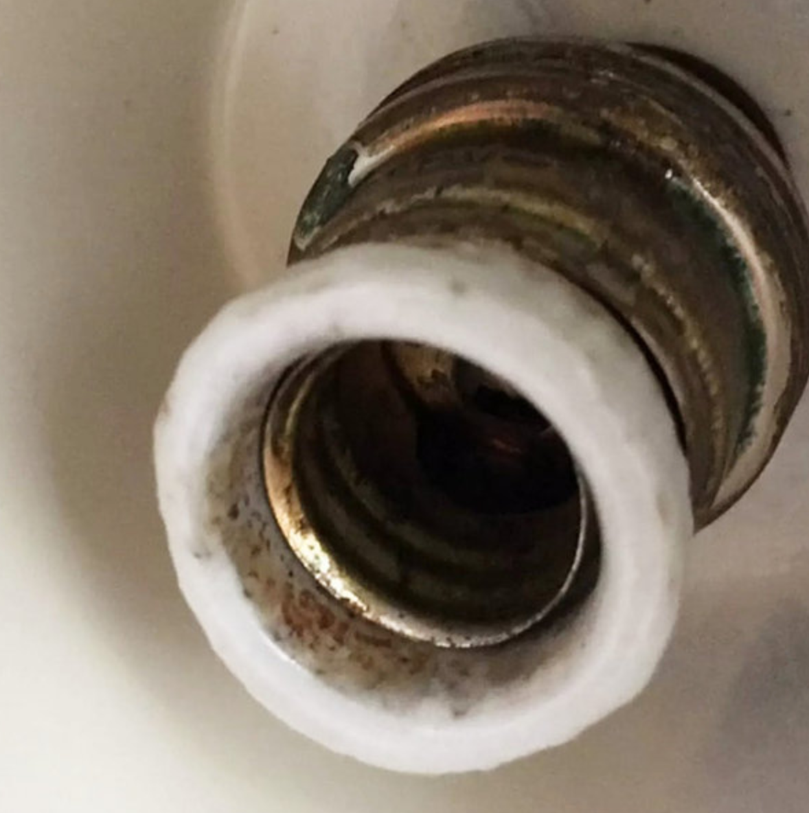 Pair applied diabolo white