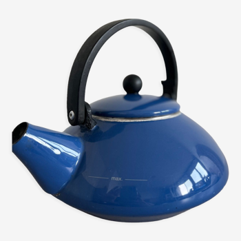 Enamelled kettle Le Creuset