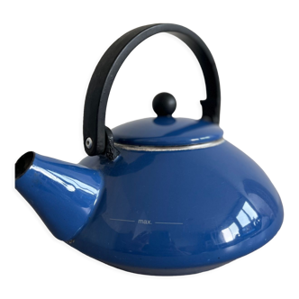 Enamelled kettle Le Creuset