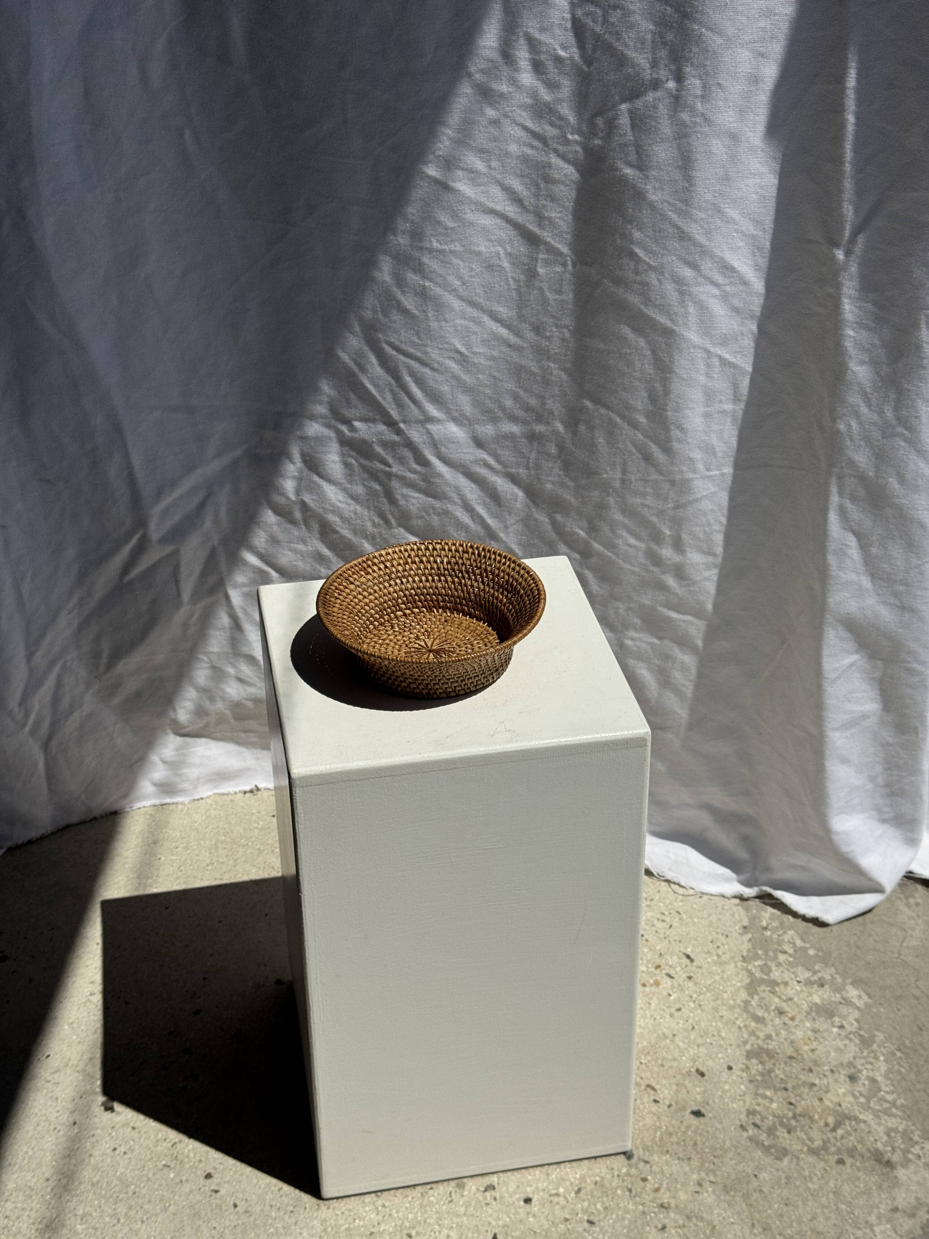 Small flared bowl made of woven Indonesian rattan D20 H6