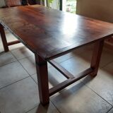 Table with solid acacia benches