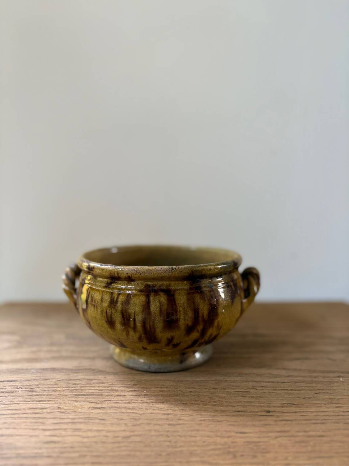 Cache pot en céramique vintage oreilles tressées