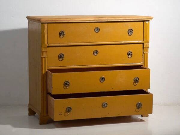 Large antique four-drawer chest (circa 1920)