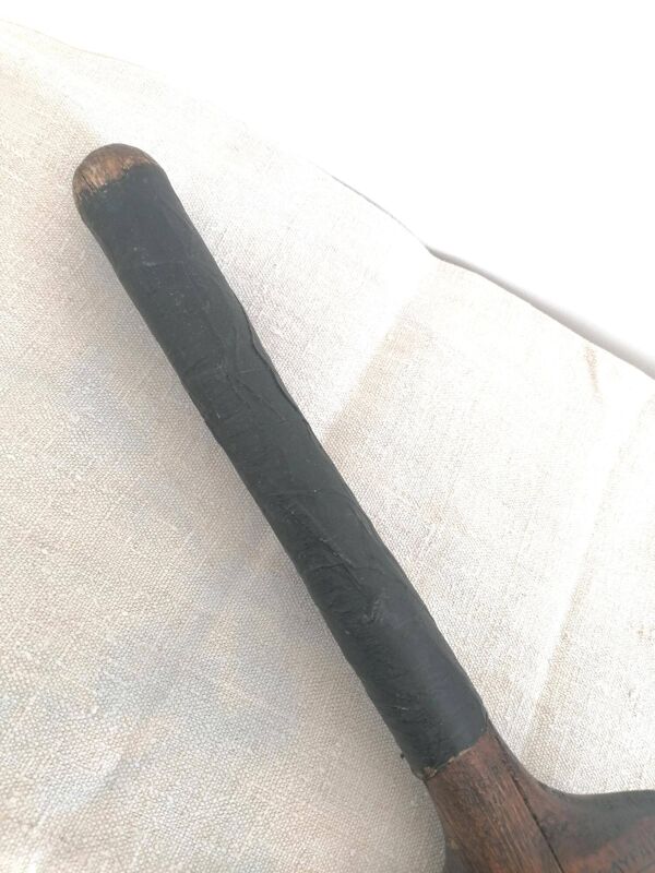 Ancienne batte de cricket anglaise