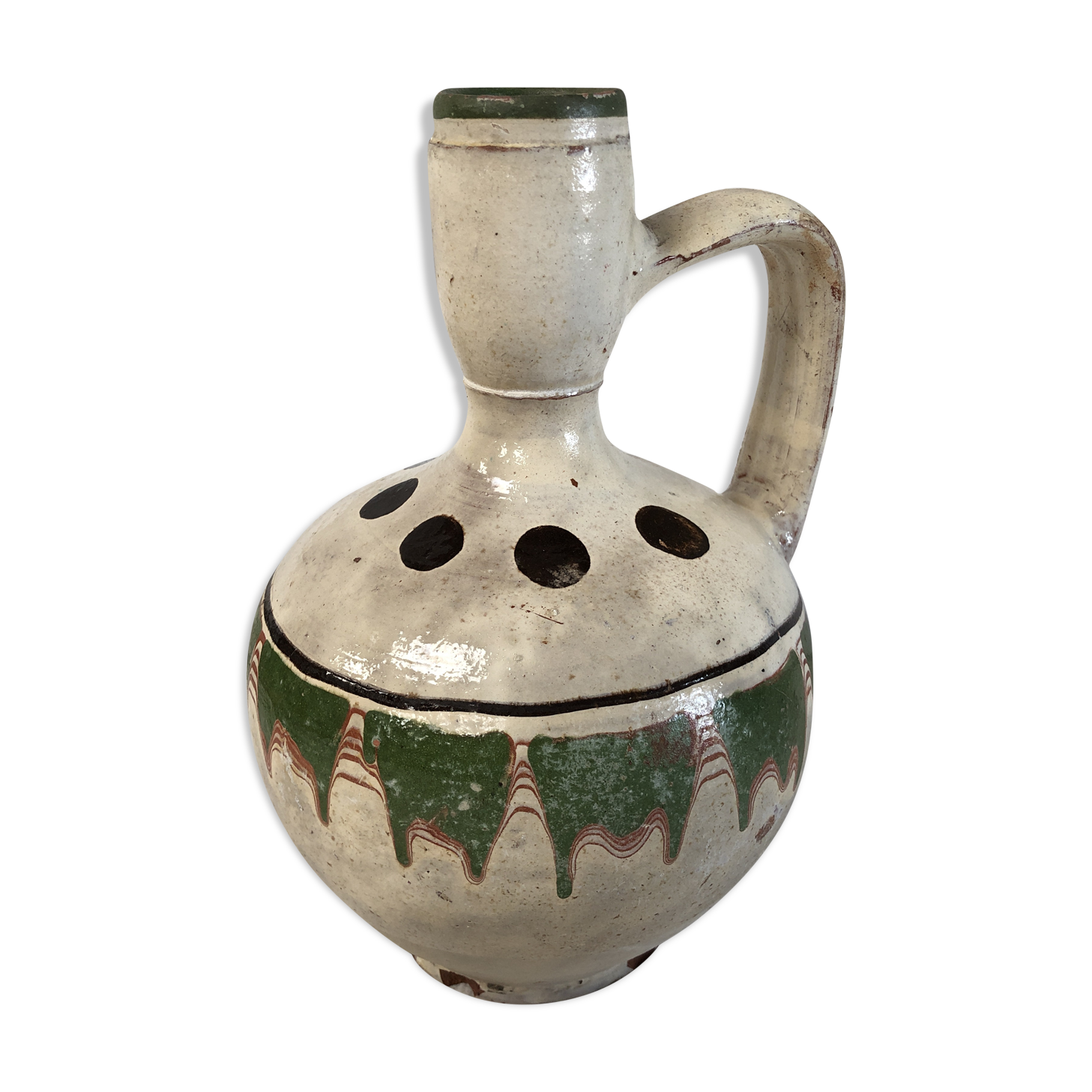 Brissard's bonne in glazed earth