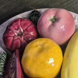 Assiette en barbotine fruits