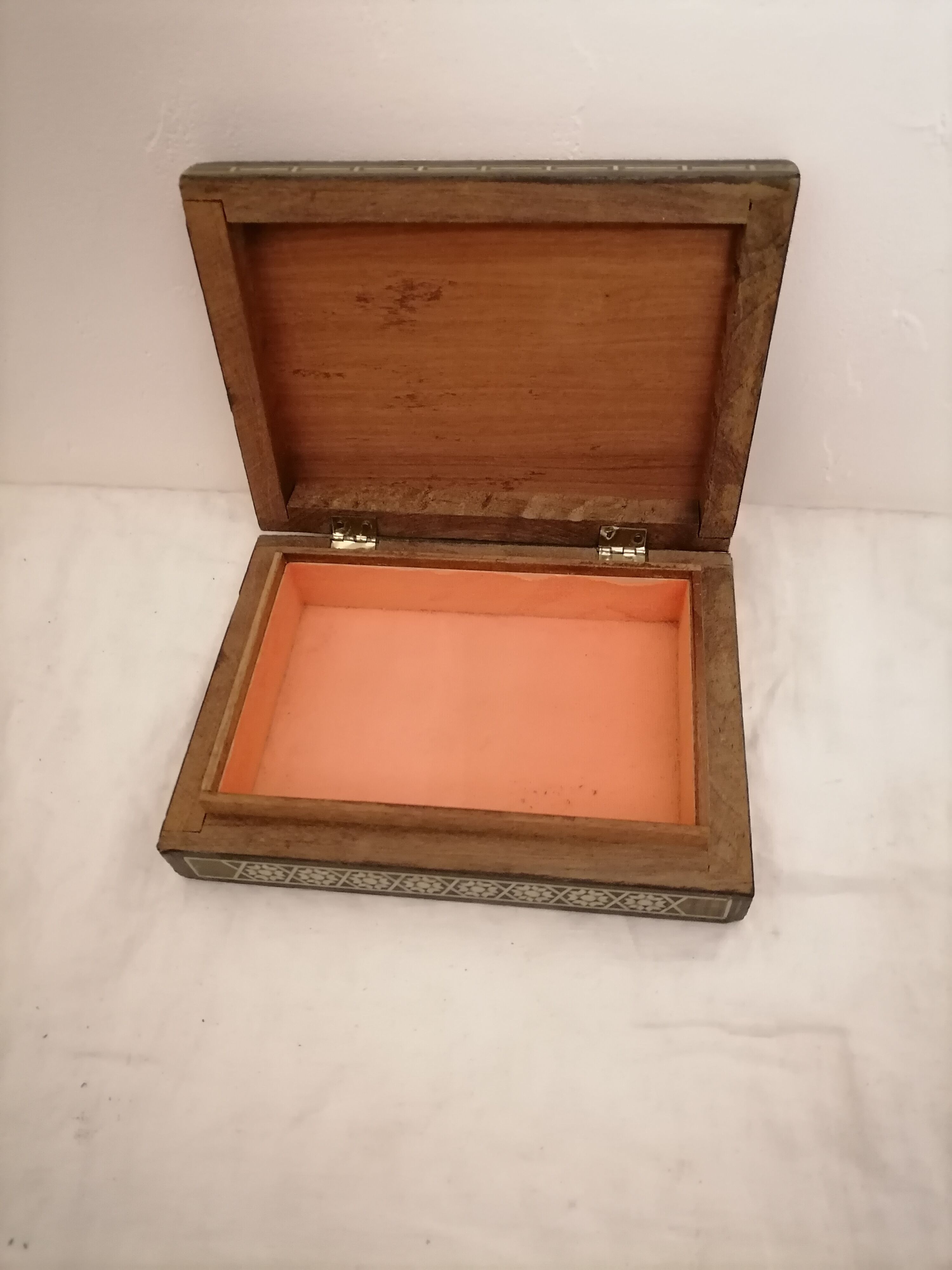 Lot of 2 oriental boxes in marquetry.