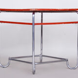Table à manger bauhaus rouge fabriquée dans les années 1930 en tchéquie. couleur rouge d’origine