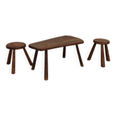 Ensemble table basse en orme forme libre et tabourets style brutaliste