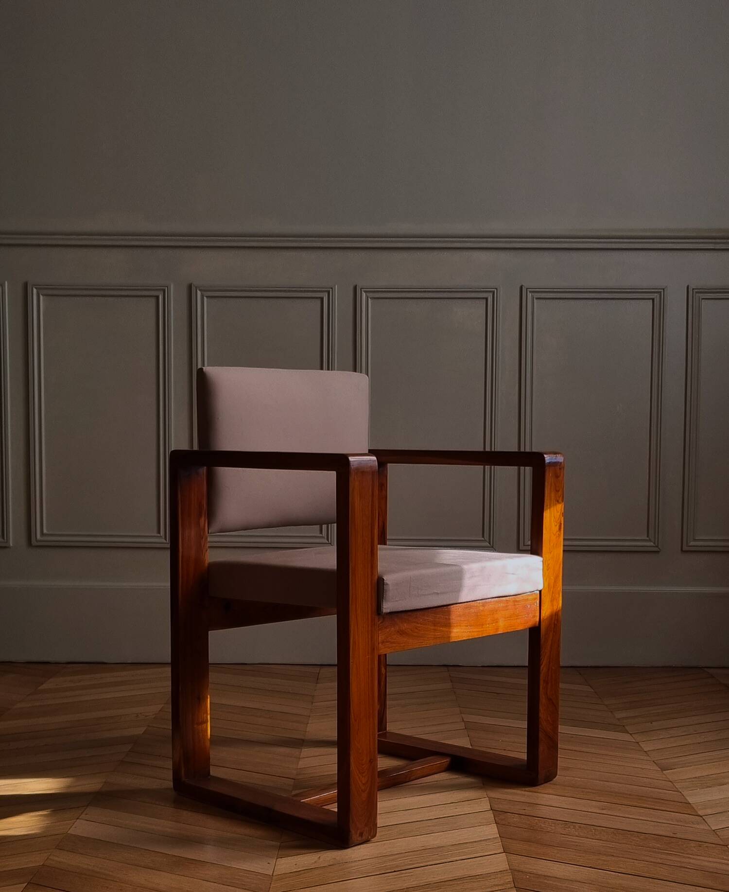 Paire de fauteuils dans le style d'André Sornay