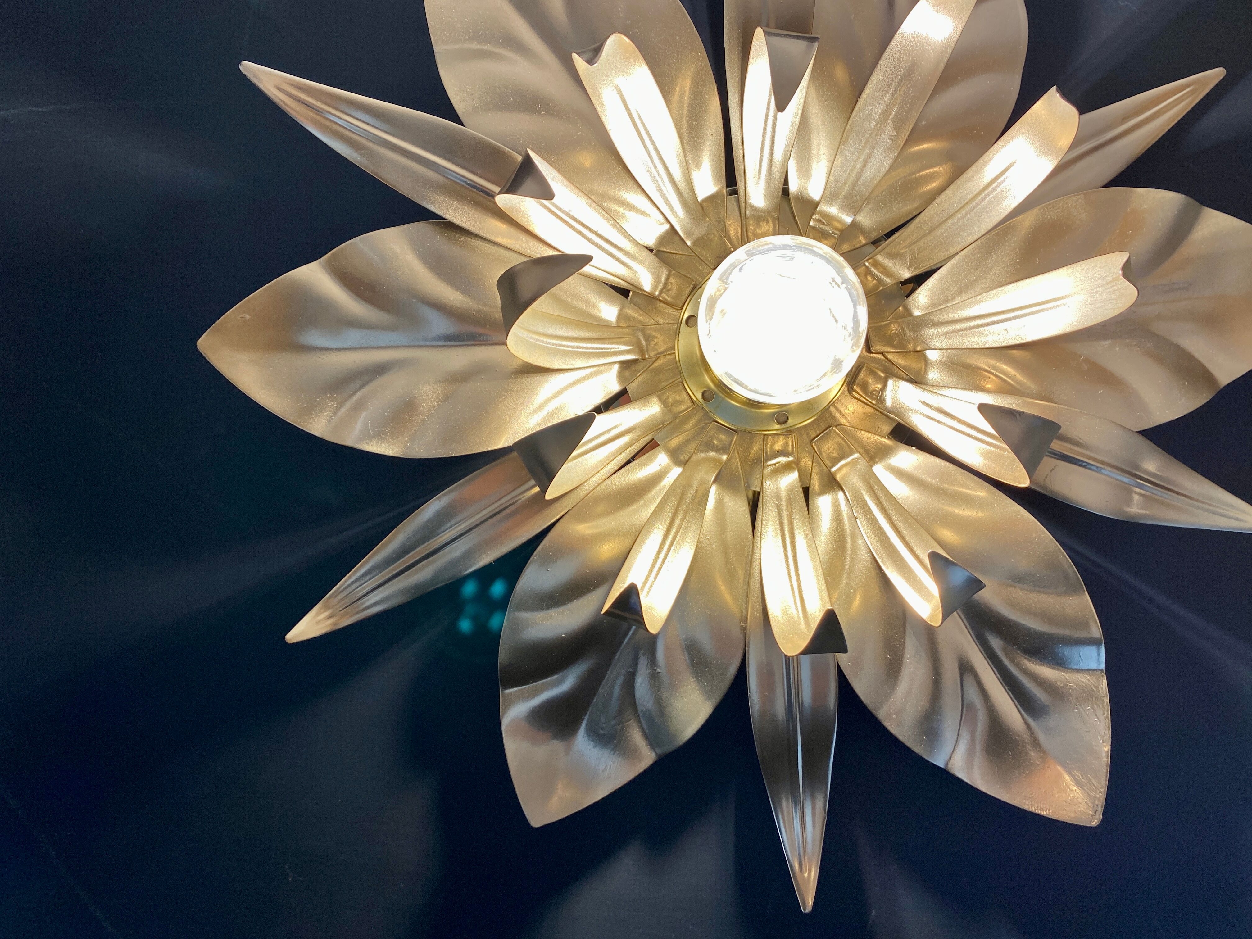 Vintage wall lamp golden leaves